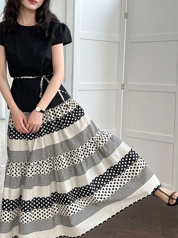 Women’s Vintage Polka Dot Patchwork Midi Skirt High Waist A-Line Flowy Skirt in Black/White Daily, Office, or Vacation Outfits
Women’s Vintage Polka Dot Patchwork Midi Skirt High Waist A-Line Flowy Skirt in Black/White Daily, Office, or Vacation Outfits