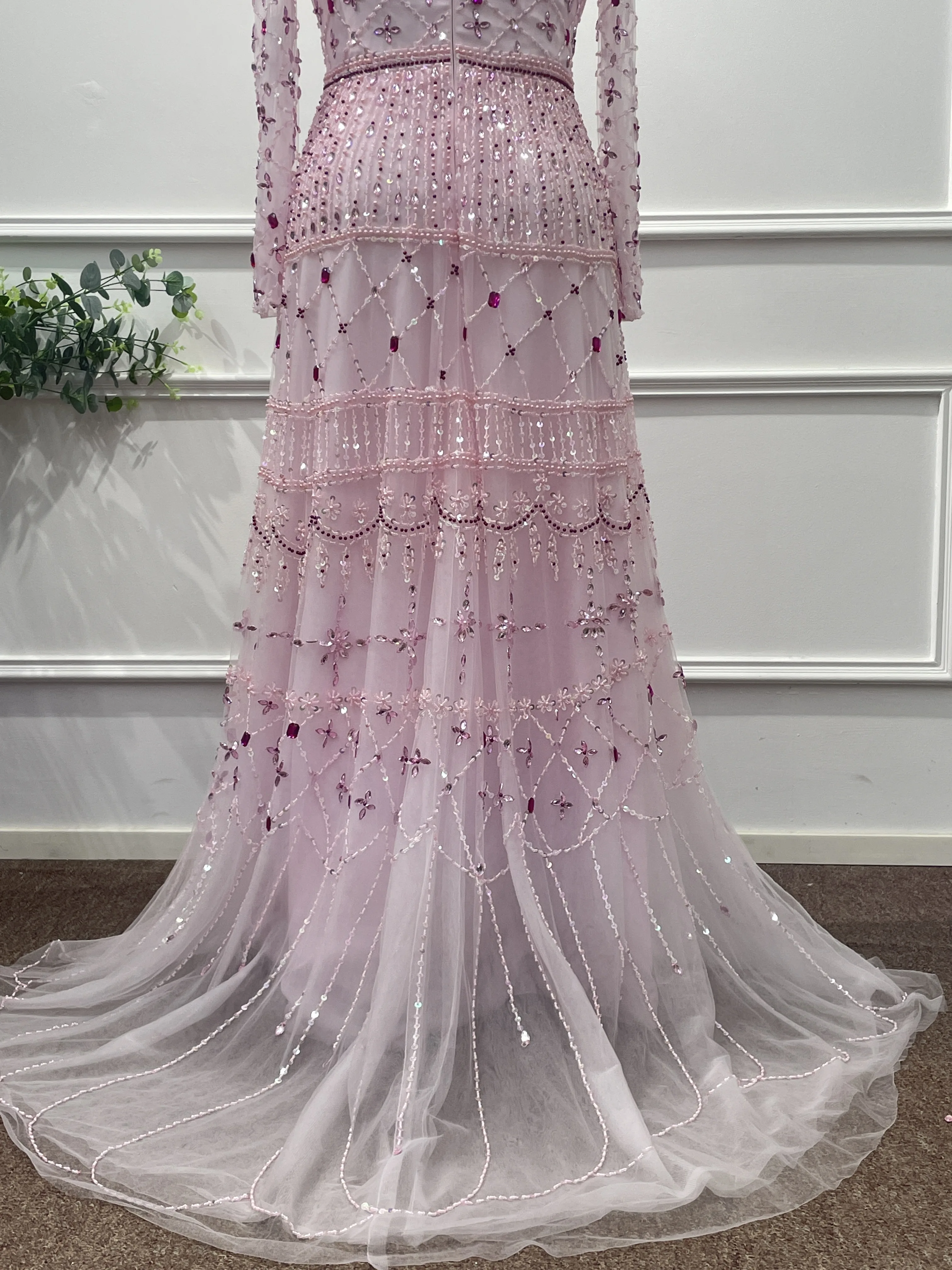 MisShow Customized Beaded Crystals Gems Fully Gown with Long Sleeves A Line Slim Maxi Evening Dress For Wedding Party
MisShow Customized Beaded Crystals Gems Fully Gown with Long Sleeves A Line Slim Maxi Evening Dress For Wedding Party