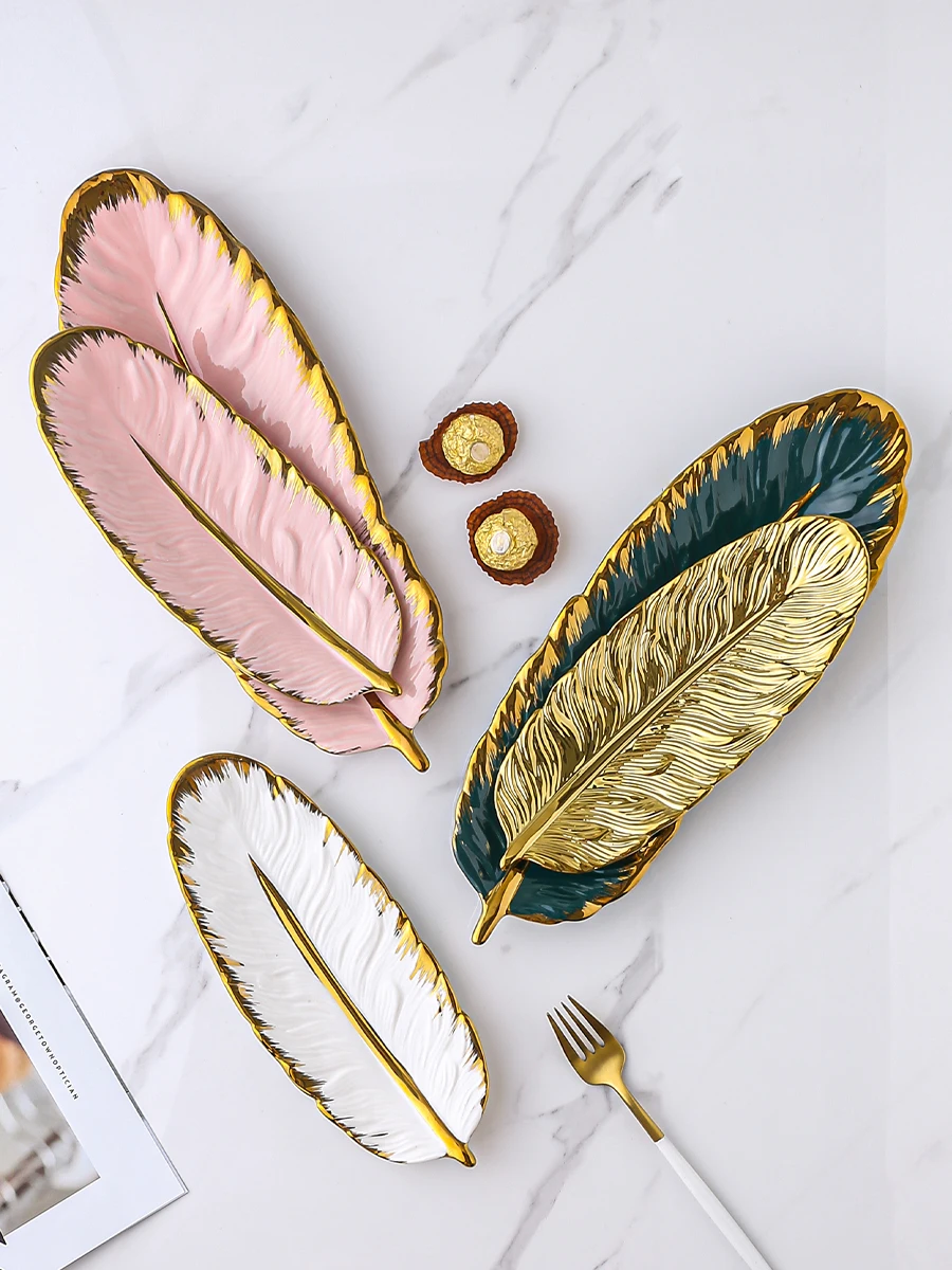 Тарелка для десертов и фруктов Nordic Luxury с золотым ободком и перьями, для домашнего использования, для демонстрации украшений, неправильной формы, 0 дюймов
Тарелка для десертов и фруктов Nordic Luxury с золотым ободком и перьями, для домашнего использования, для демонстрации украшений, неправильной формы, 0 дюймов