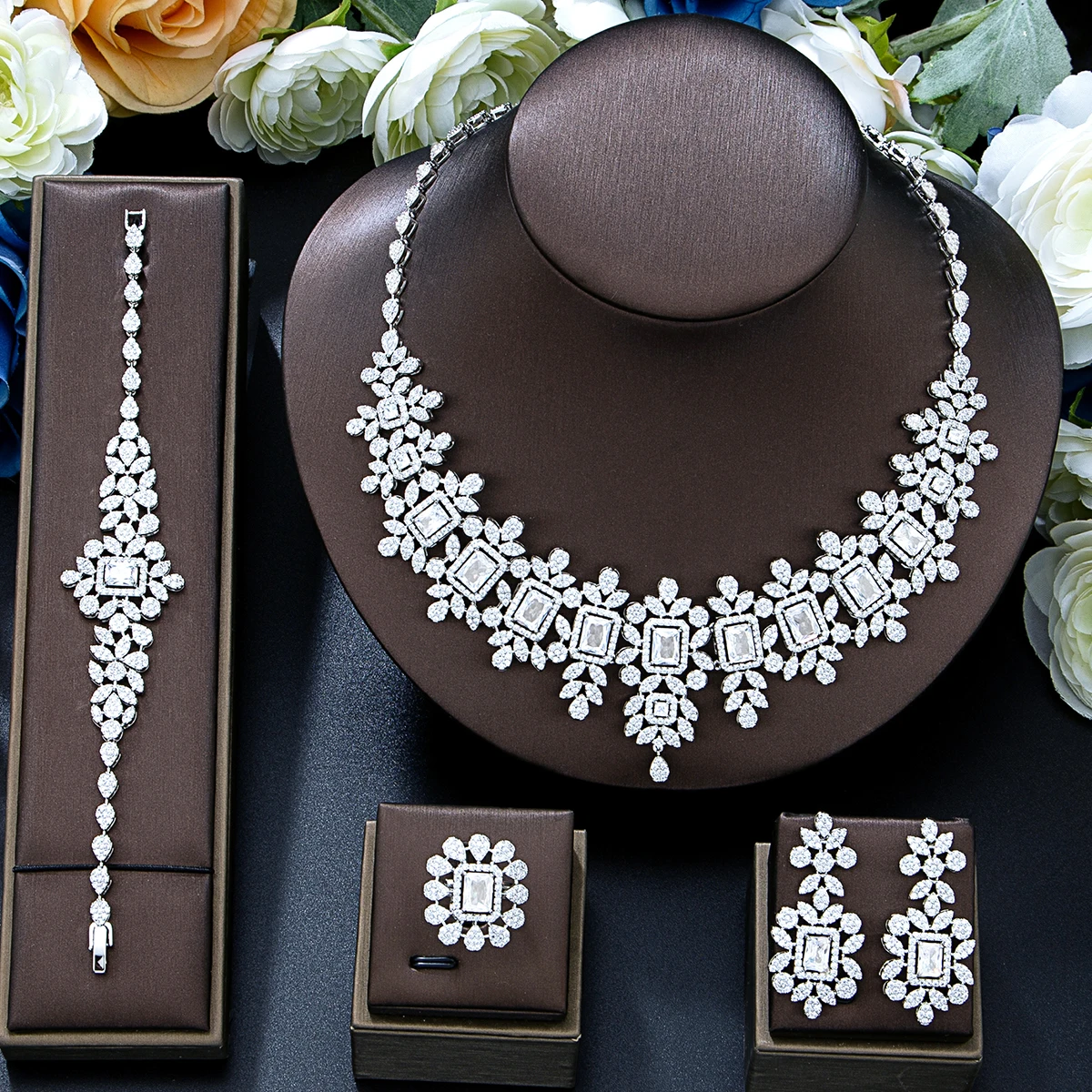 Luxury 4-piece set for women's wedding bridal jewelry accessories, suitable for bridal parties, dates, and queen gifts
Luxury 4-piece set for women's wedding bridal jewelry accessories, suitable for bridal parties, dates, and queen gifts