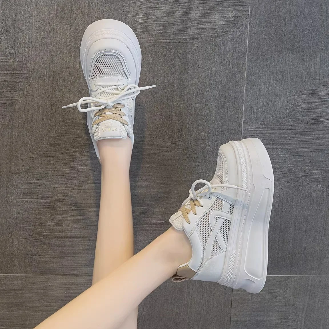 Women's Casual Thick Bottomed Genuine Leather Sneakers Summer New Style Flat Shoes Breathable Mesh Inner Lightweight Sporty
Women's Casual Thick Bottomed Genuine Leather Sneakers Summer New Style Flat Shoes Breathable Mesh Inner Lightweight Sporty