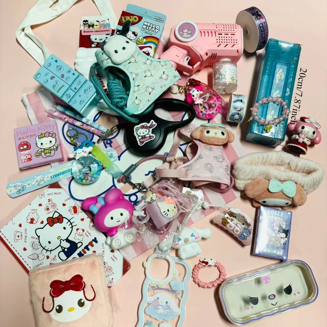 (Authorized) Sanrio Cartoon Gift Pack, containing 8-10 different products, is a student gift for holiday parties and birthdays,
(Authorized) Sanrio Cartoon Gift Pack, containing 8-10 different products, is a student gift for holiday parties and birthdays,
