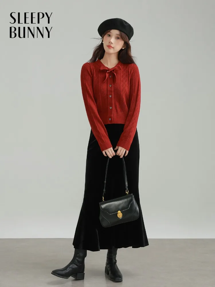 Elegant Vintage Bow Knit Cardigan Sweater Top Slim Fit Short Design Fall Outfit for Women Soft Ribbed Knitwear Layering Pullover
Elegant Vintage Bow Knit Cardigan Sweater Top Slim Fit Short Design Fall Outfit for Women Soft Ribbed Knitwear Layering Pullover