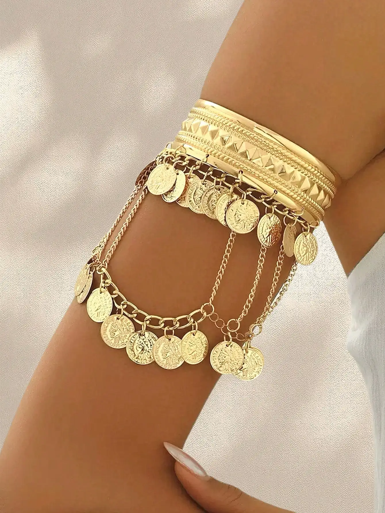 Boho Exaggerated Coin Tassel Wide Arm Cuff - Vintage Jewelry Body Accessory
Boho Exaggerated Coin Tassel Wide Arm Cuff - Vintage Jewelry Body Accessory