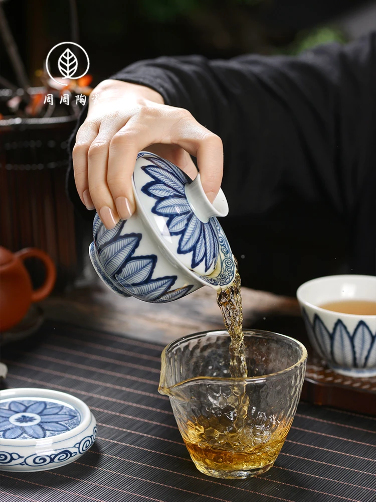 Handmade Jingdezhen Blue and White Japanese Banana Leaf Gaiwan Non-Scald Tea Brewing Bowl Household Porcelain Kung Fu Set Large
Handmade Jingdezhen Blue and White Japanese Banana Leaf Gaiwan Non-Scald Tea Brewing Bowl Household Porcelain Kung Fu Set Large