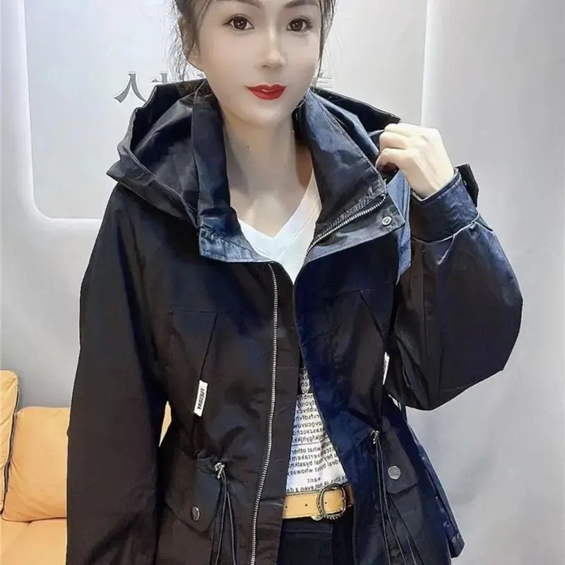 2026 New Women's Hooded Windbreaker Jacket Drawstring Waist Loose American Style Cargo Coat Casual Outerwear
2026 New Women's Hooded Windbreaker Jacket Drawstring Waist Loose American Style Cargo Coat Casual Outerwear