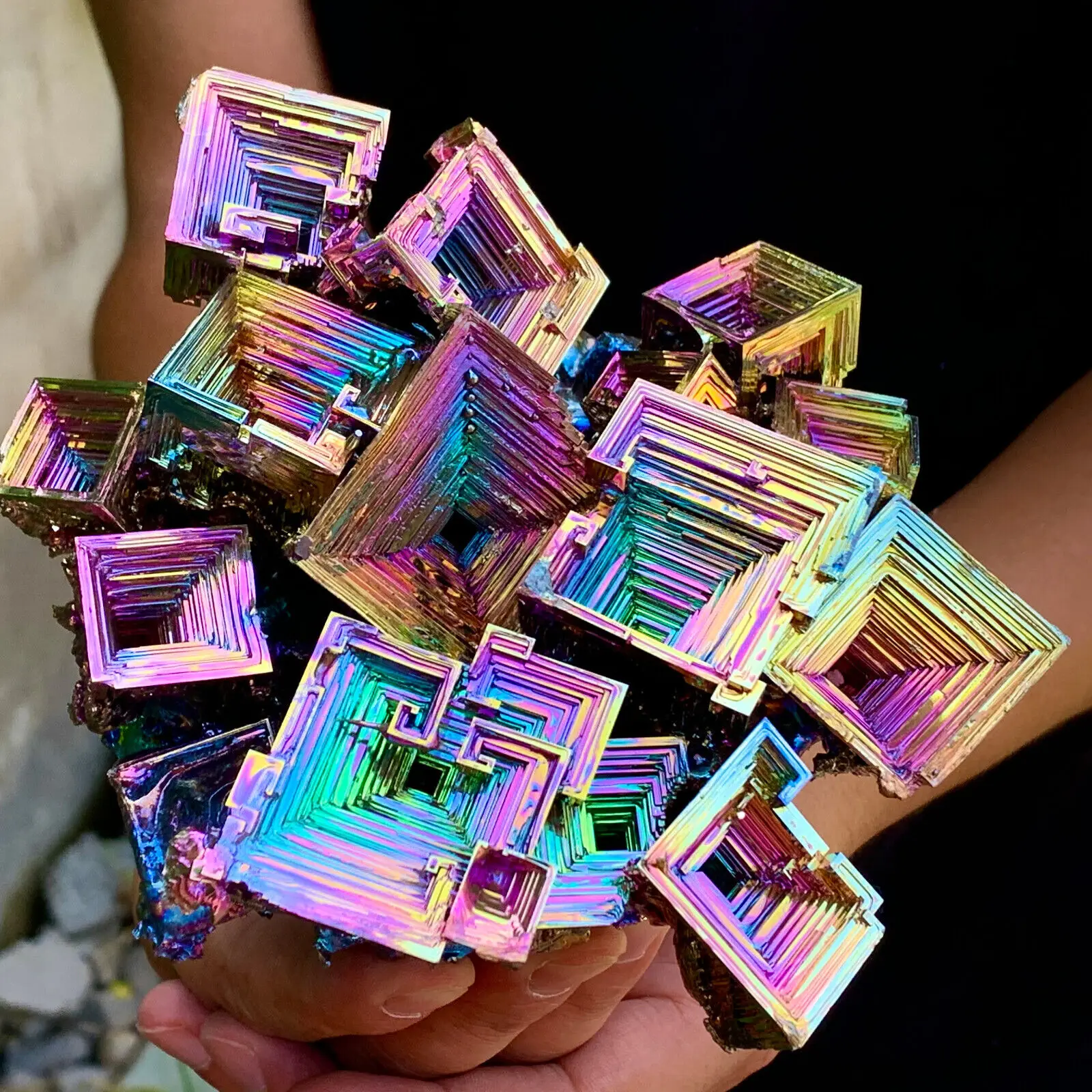Bismuth Crystals Bismuth Bi Metal Crystal Rainbow Bright Metal Mineral Specimen Original Nature Art Artwork Decorative Article
Bismuth Crystals Bismuth Bi Metal Crystal Rainbow Bright Metal Mineral Specimen Original Nature Art Artwork Decorative Article