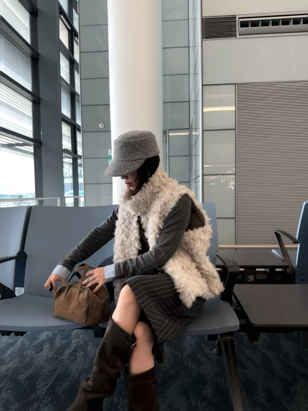 Chier Faionable Girl Faux eep Fur Vest Stand Collar Eco-friendly Inteated Leather And Fur ort Sle Casual Leisure Wo...
Chier Faionable Girl Faux eep Fur Vest Stand Collar Eco-friendly Inteated Leather And Fur ort Sle Casual Leisure Wo...