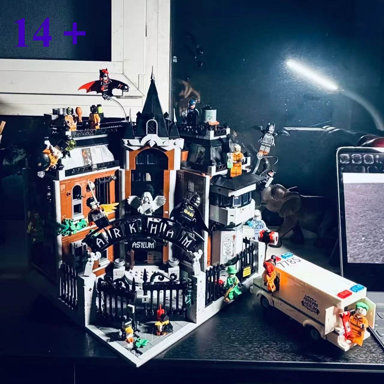 2025 в наличии Набор 76300 Hero Series Arkham Asylum, рождественский подарок, подарок на день рождения, развивающие игрушки
2025 в наличии Набор 76300 Hero Series Arkham Asylum, рождественский подарок, подарок на день рождения, развивающие игрушки