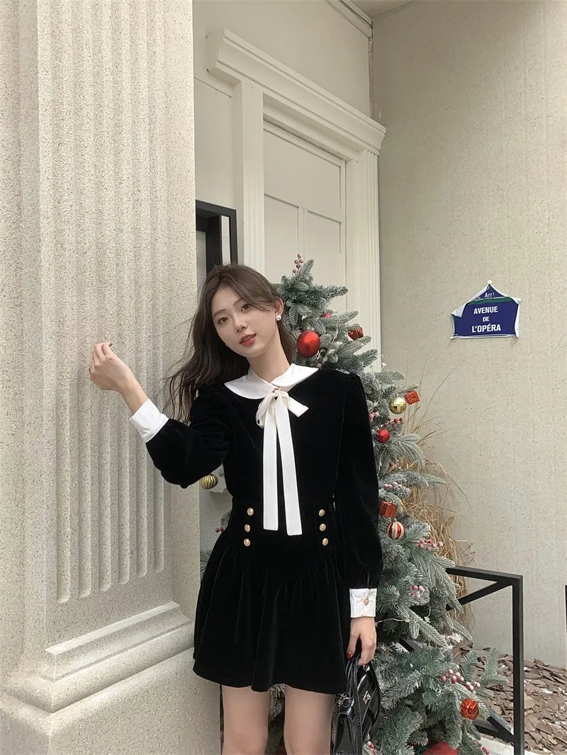 Korean Temperament Lace Up Velvet Shirt Skirt Two-piece Set Women Fashion Bow Sweet Gentle Slim Celebrity Spring Lady Chic Suit
Korean Temperament Lace Up Velvet Shirt Skirt Two-piece Set Women Fashion Bow Sweet Gentle Slim Celebrity Spring Lady Chic Suit