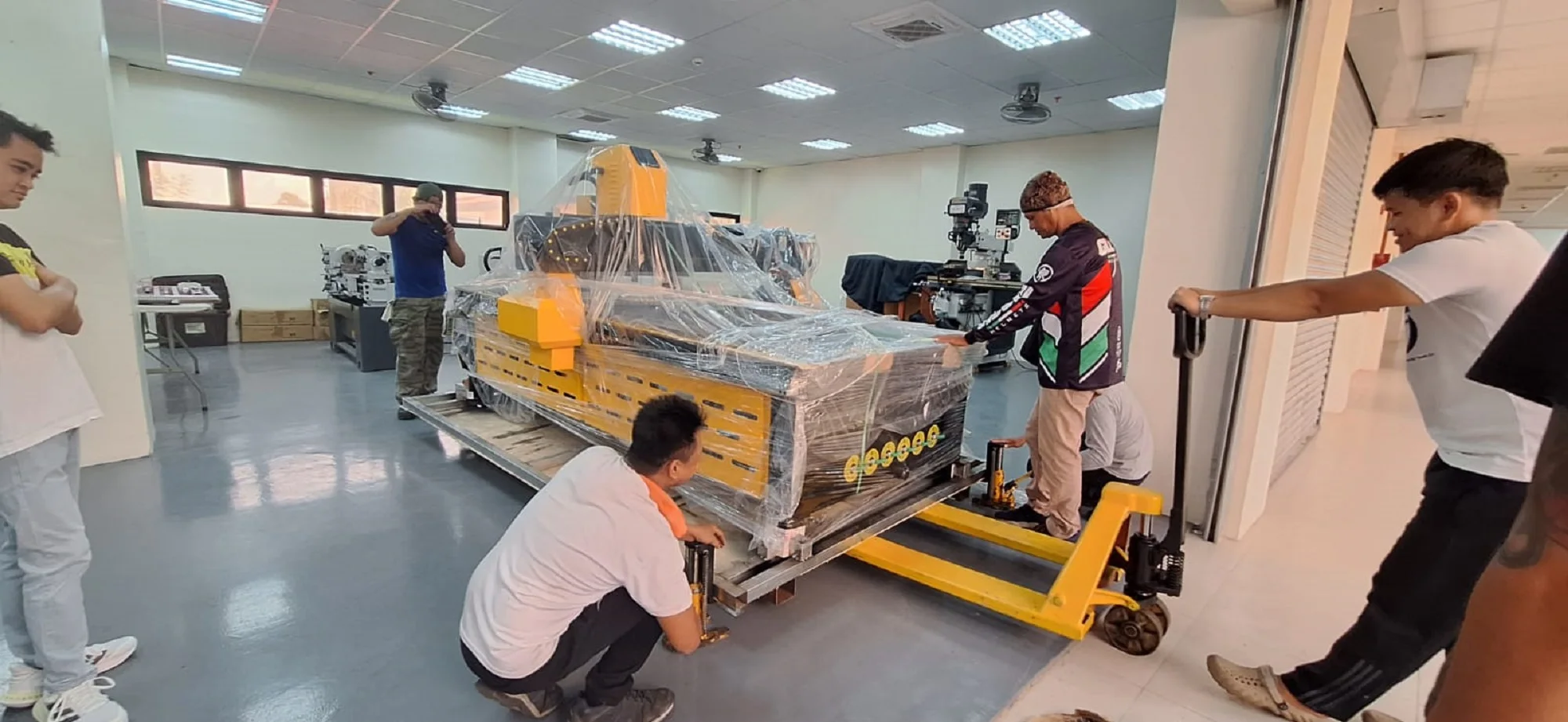 China Industrial 1500 X 3000 CNC Router 1325 4 Axis Rotary Wood Carving CNC Machine 3D Wood Engraving Machine
China Industrial 1500 X 3000 CNC Router 1325 4 Axis Rotary Wood Carving CNC Machine 3D Wood Engraving Machine