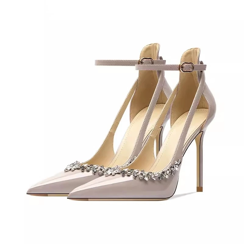 Spring/Summer New Pointed Shallow Mouth Lacquer Leather Water Diamond Single Shoes Thin High Heels Banquet Dress Women's Sandals
Spring/Summer New Pointed Shallow Mouth Lacquer Leather Water Diamond Single Shoes Thin High Heels Banquet Dress Women's Sandals