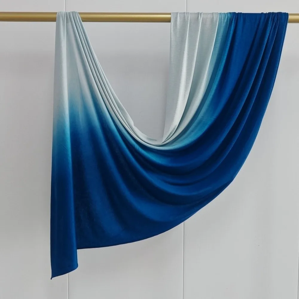 Soft Texture Muslim Hijab Scarf Breathable Fabric Gradient Design Gradient Scarf Stylish Print Luxury Style
Soft Texture Muslim Hijab Scarf Breathable Fabric Gradient Design Gradient Scarf Stylish Print Luxury Style