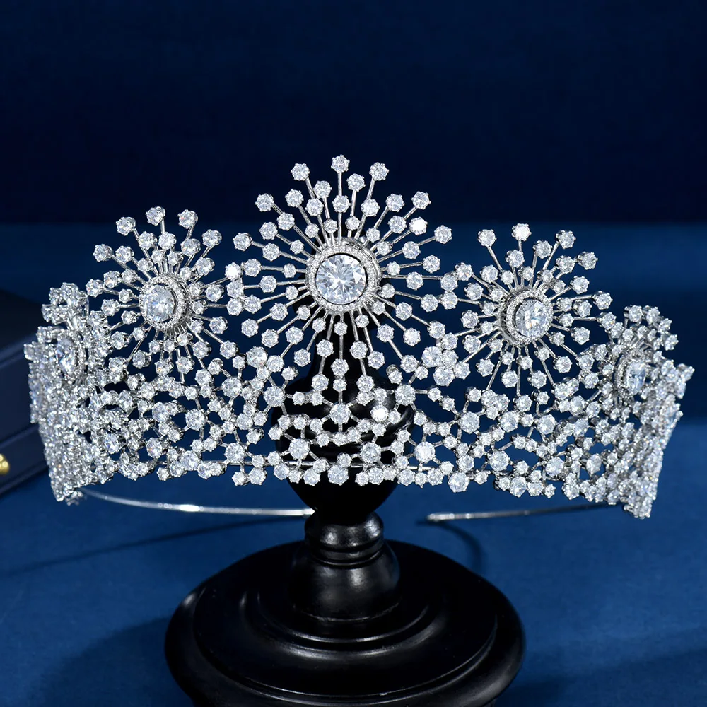 HIBRIDE Sun Flower Design Women Wedding Bridal Hair Accessories Cubic Zirconia Crowns Luxury Jewelry Couronne De Mariage C-22
HIBRIDE Sun Flower Design Women Wedding Bridal Hair Accessories Cubic Zirconia Crowns Luxury Jewelry Couronne De Mariage C-22