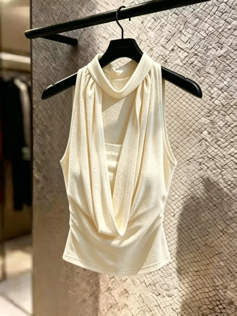 Summer Style Women's Halter Neck Ruffle Detail Tank Top Slimming Trendy Korean Version Silk Material No Brand Commute Style
Summer Style Women's Halter Neck Ruffle Detail Tank Top Slimming Trendy Korean Version Silk Material No Brand Commute Style