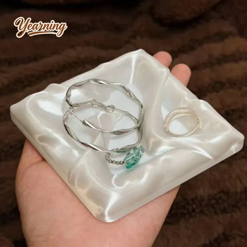 Square Silk Jewelry Display Tray Art Creative Storage Tray 3D Printed for Rings Earrings
Square Silk Jewelry Display Tray Art Creative Storage Tray 3D Printed for Rings Earrings