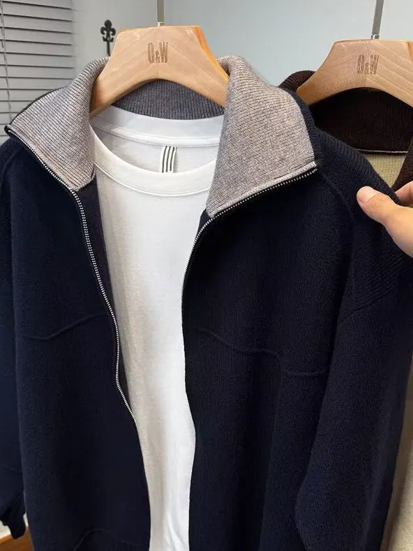 Мужской вязаный кардиган свободного кроя, утепленная спортивная верхняя одежда, повседневный модный свитер-жакет для осени и зимы
Мужской вязаный кардиган свободного кроя, утепленная спортивная верхняя одежда, повседневный модный свитер-жакет для осени и зимы