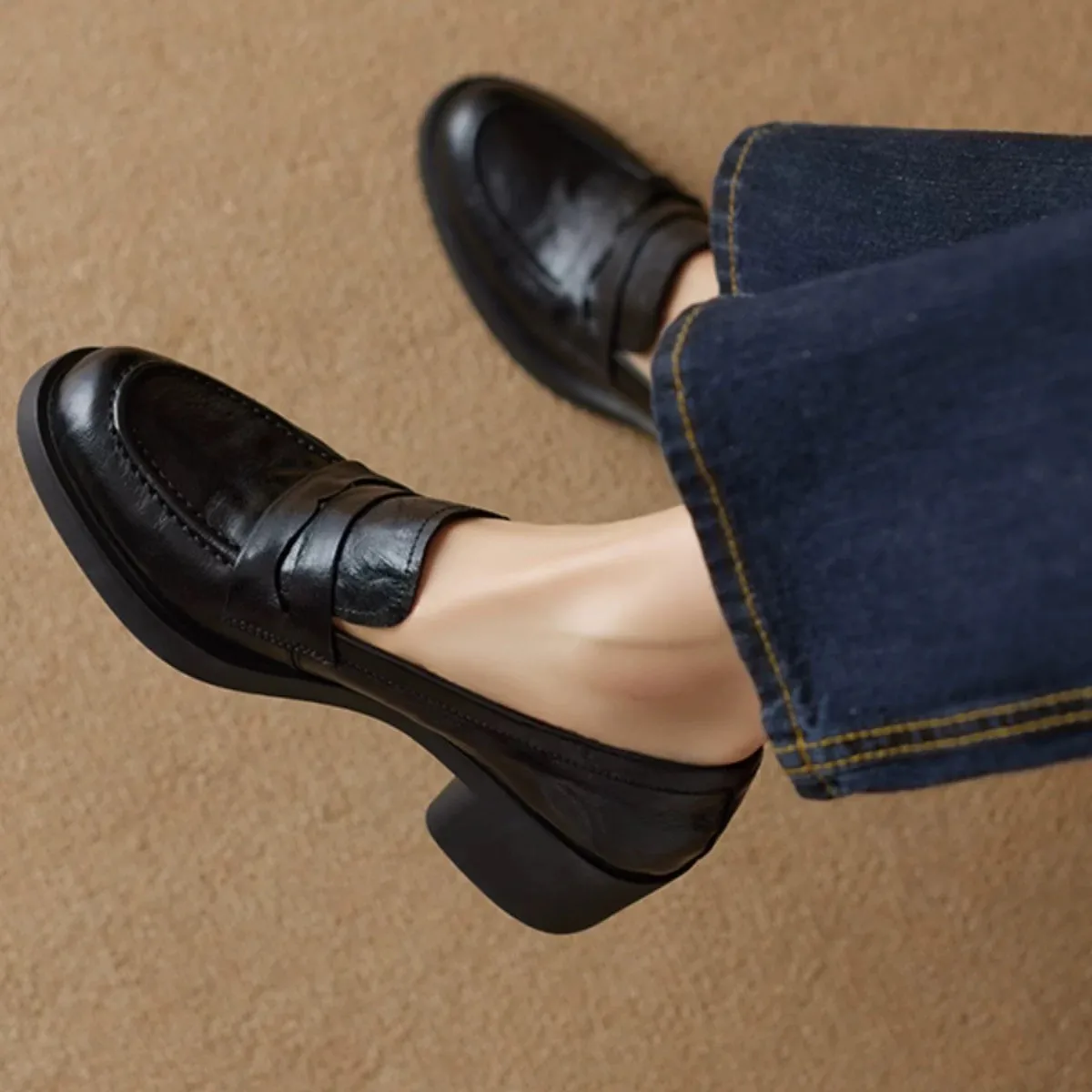 British style retro loafers women's black versatile small leather shoes round toe soft sole single shoe
British style retro loafers women's black versatile small leather shoes round toe soft sole single shoe