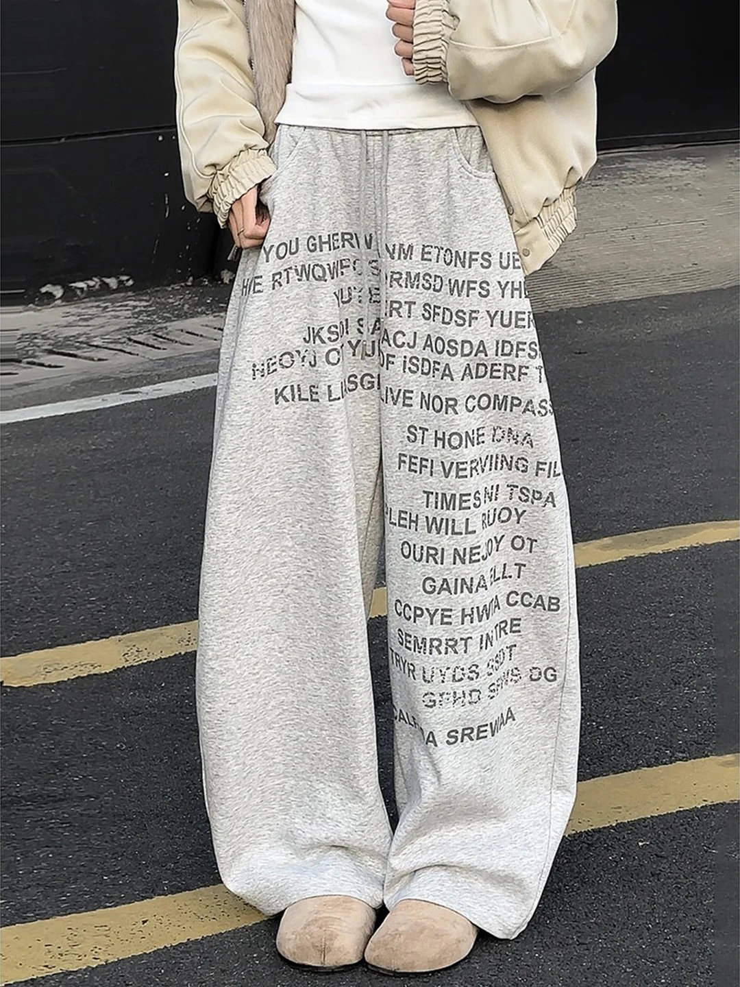 Мужские повседневные брюки в американском стиле с буквенным принтом, утепленные флисом, широкие штанины, осенне-зимние спортивные брюки Cleanfit Knife Pants
Мужские повседневные брюки в американском стиле с буквенным принтом, утепленные флисом, широкие штанины, осенне-зимние спортивные брюки Cleanfit Knife Pants