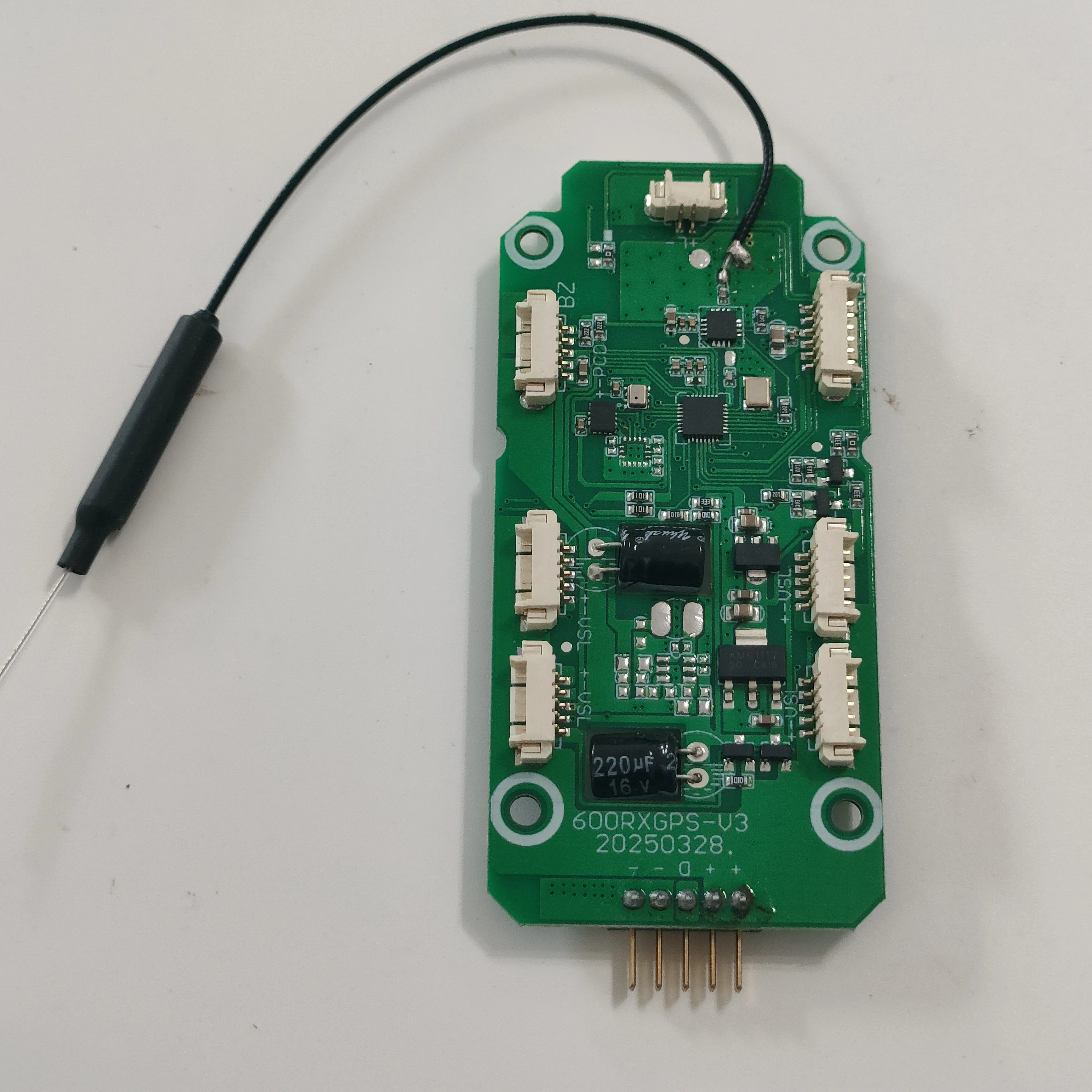 Плата приемника материнской платы 600RXGPS-V3 20250328 для L600 PRO MAX ESC с двойной камерой HD, оптическое позиционирование потока, профессиональная щетка
Плата приемника материнской платы 600RXGPS-V3 20250328 для L600 PRO MAX ESC с двойной камерой HD, оптическое позиционирование потока, профессиональная щетка