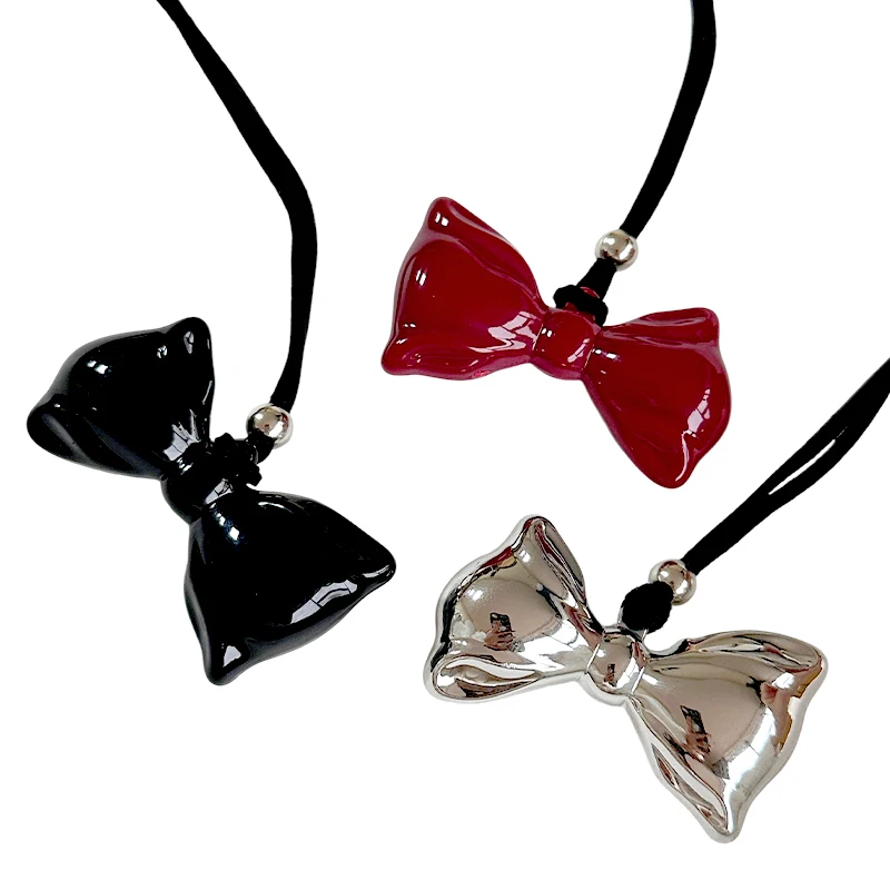 Red Heart Bowkont Pendant Necklace For Women Minimalist Long Black Leather Rope Sweater Chain Fashion Accessory
Red Heart Bowkont Pendant Necklace For Women Minimalist Long Black Leather Rope Sweater Chain Fashion Accessory