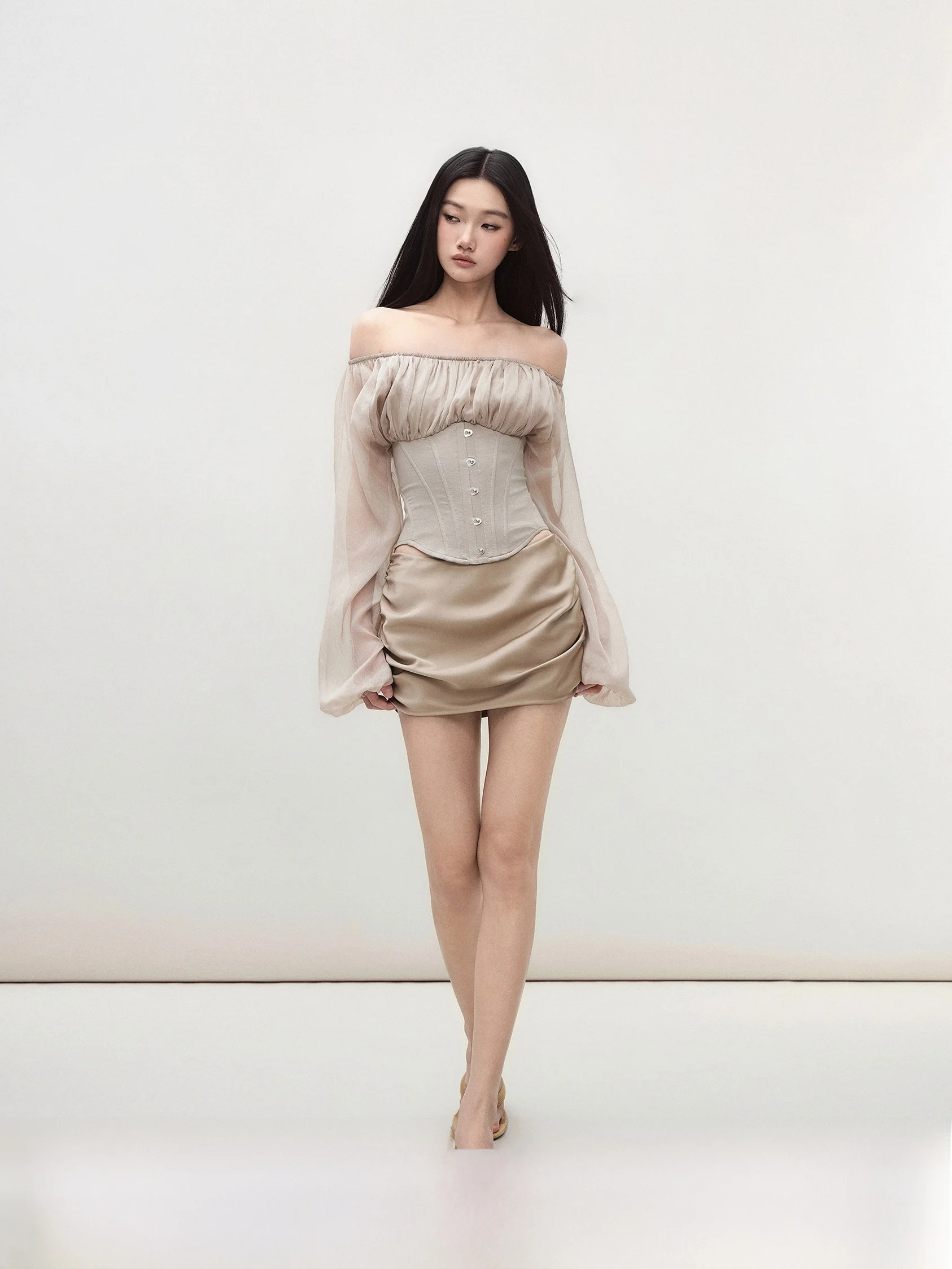 Matin Low Waist Pleated Silk Shorts Half-length Bicolor Asymmetrical Skirt Women's Fashion Spring Season Zipper Closure
Matin Low Waist Pleated Silk Shorts Half-length Bicolor Asymmetrical Skirt Women's Fashion Spring Season Zipper Closure