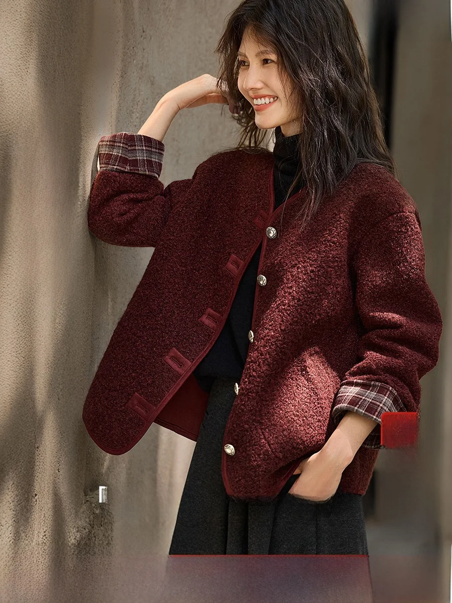 XWI осенне-зимнее клетчатое пальто, женское пальто из натуральной кожи и меха с текстурой, теплая верхняя одежда свободного покроя для поездок на работу
XWI осенне-зимнее клетчатое пальто, женское пальто из натуральной кожи и меха с текстурой, теплая верхняя одежда свободного покроя для поездок на работу