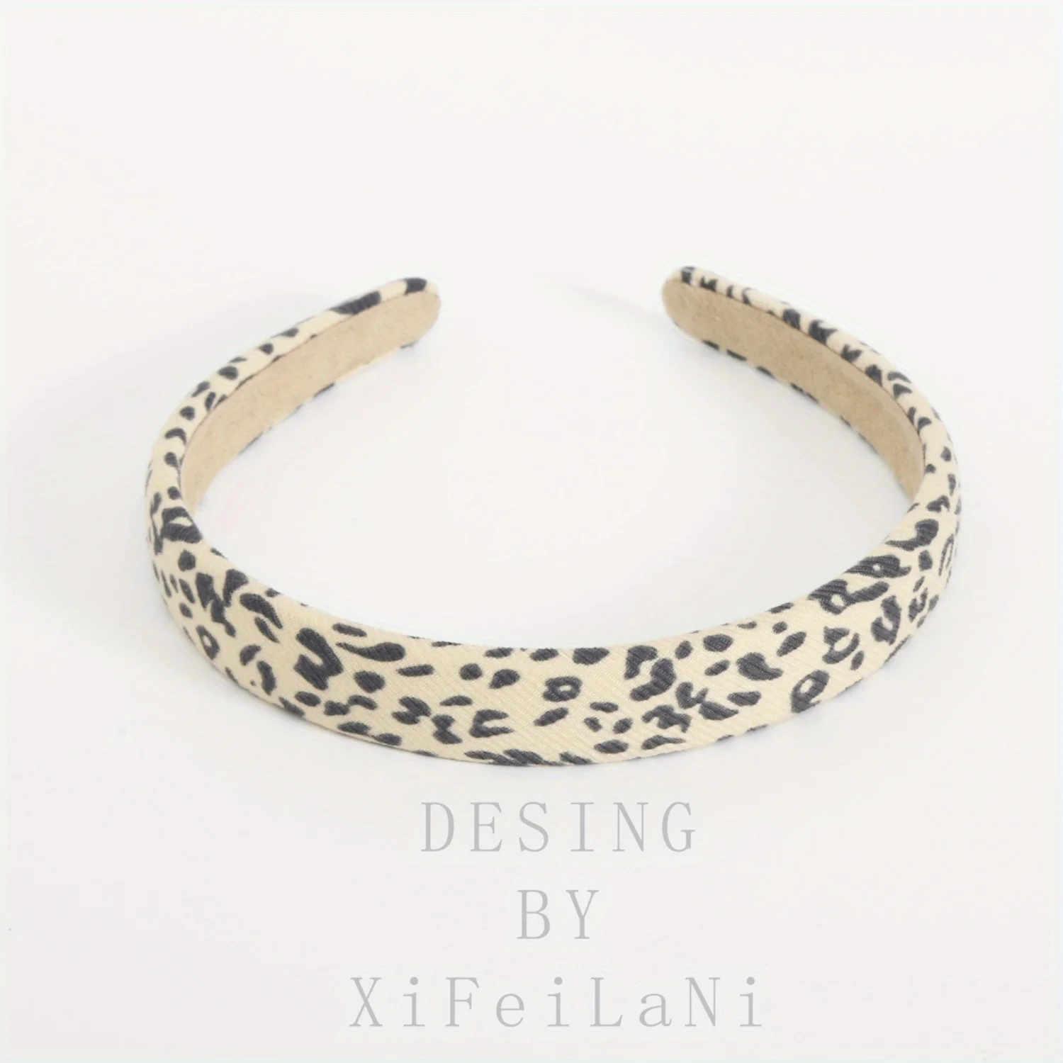 Elegant Leopard Print Headband Non-Slip Minimalist Design Versatile Hair Accessory for Women's Daily Stylish Use
Elegant Leopard Print Headband Non-Slip Minimalist Design Versatile Hair Accessory for Women's Daily Stylish Use