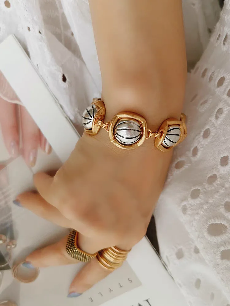 Brass With 18K Gold Natural Stone Beads Bracelet Bangle Women Men Lover Jewelry Designer T Show Runway Gown INS Japan Korean
Brass With 18K Gold Natural Stone Beads Bracelet Bangle Women Men Lover Jewelry Designer T Show Runway Gown INS Japan Korean