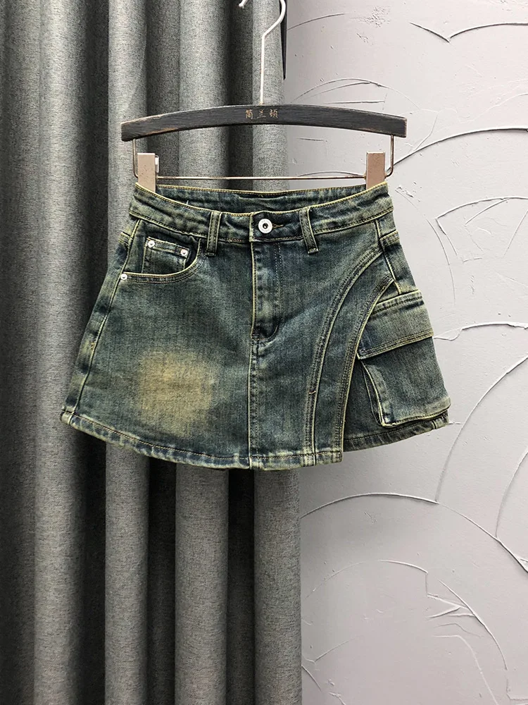 European style 2024 summer new personalized letter embroidery patch high waisted washed light blue A-line denim short Mini skirt
European style 2024 summer new personalized letter embroidery patch high waisted washed light blue A-line denim short Mini skirt