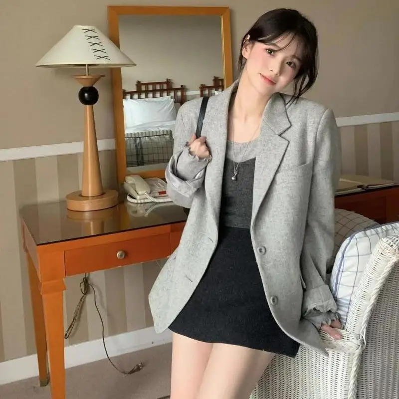 Women's Woolen Coats Loose Casual Single Breasted Retro Jacket Office Lady Wool Suit Jackets Outerwear Autumn Winter 2024
Women's Woolen Coats Loose Casual Single Breasted Retro Jacket Office Lady Wool Suit Jackets Outerwear Autumn Winter 2024