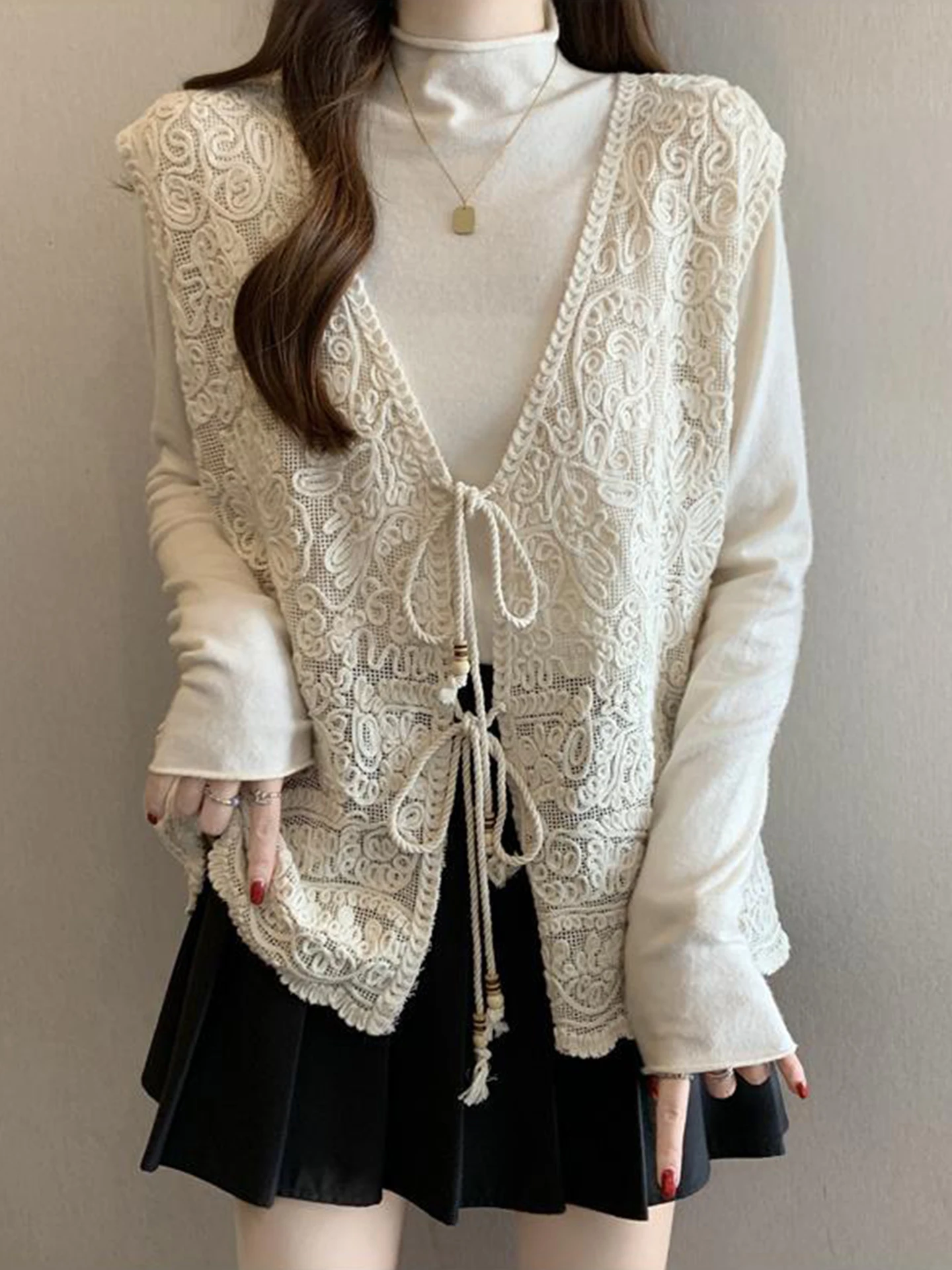 Вязаный крючком ажурный жилет с V-образным вырезом, большие размеры, модный женский топ, верхняя одежда для города и повседневной носки
Вязаный крючком ажурный жилет с V-образным вырезом, большие размеры, модный женский топ, верхняя одежда для города и повседневной носки