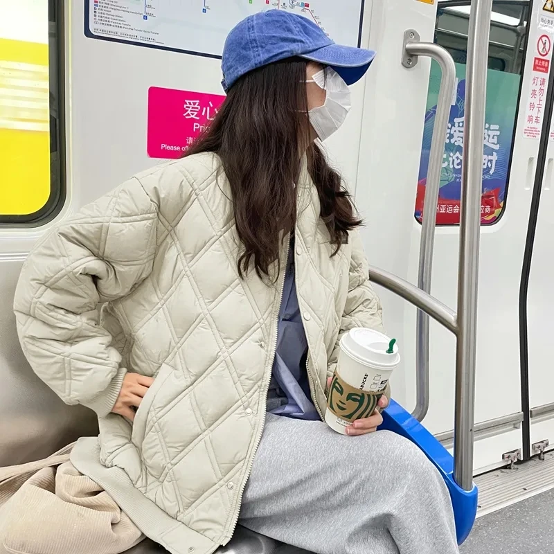 Winter Jacket Women 2023 New Quilted Diamond Checker Women's Baseball Uniform Casual Fashion Loose Thickened Cotton Coat
Winter Jacket Women 2023 New Quilted Diamond Checker Women's Baseball Uniform Casual Fashion Loose Thickened Cotton Coat