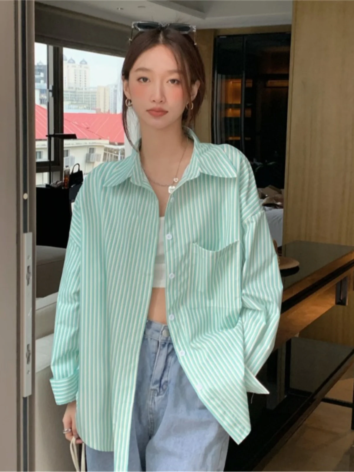 Spring een Striped Casual Long Sve irt Women's Loose Fit Design Sense Sle BF Wind Outerwear Top
Spring een Striped Casual Long Sve irt Women's Loose Fit Design Sense Sle BF Wind Outerwear Top