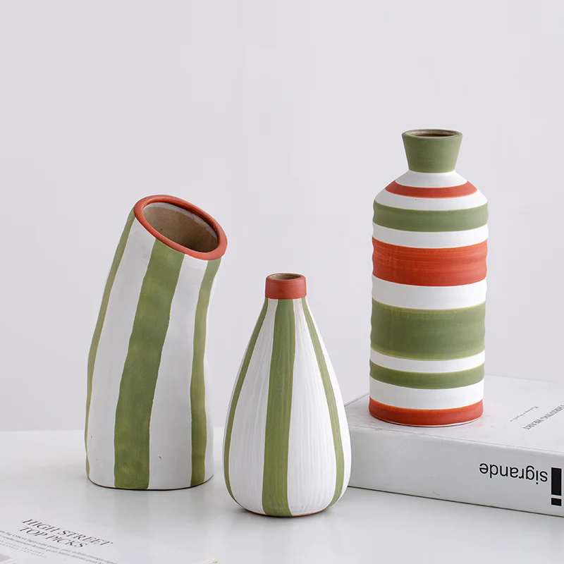 Ceramic vase - Nordic creative colorful decorative dried flowers, fresh flowers, flower arrangement piece, flower container
Ceramic vase - Nordic creative colorful decorative dried flowers, fresh flowers, flower arrangement piece, flower container