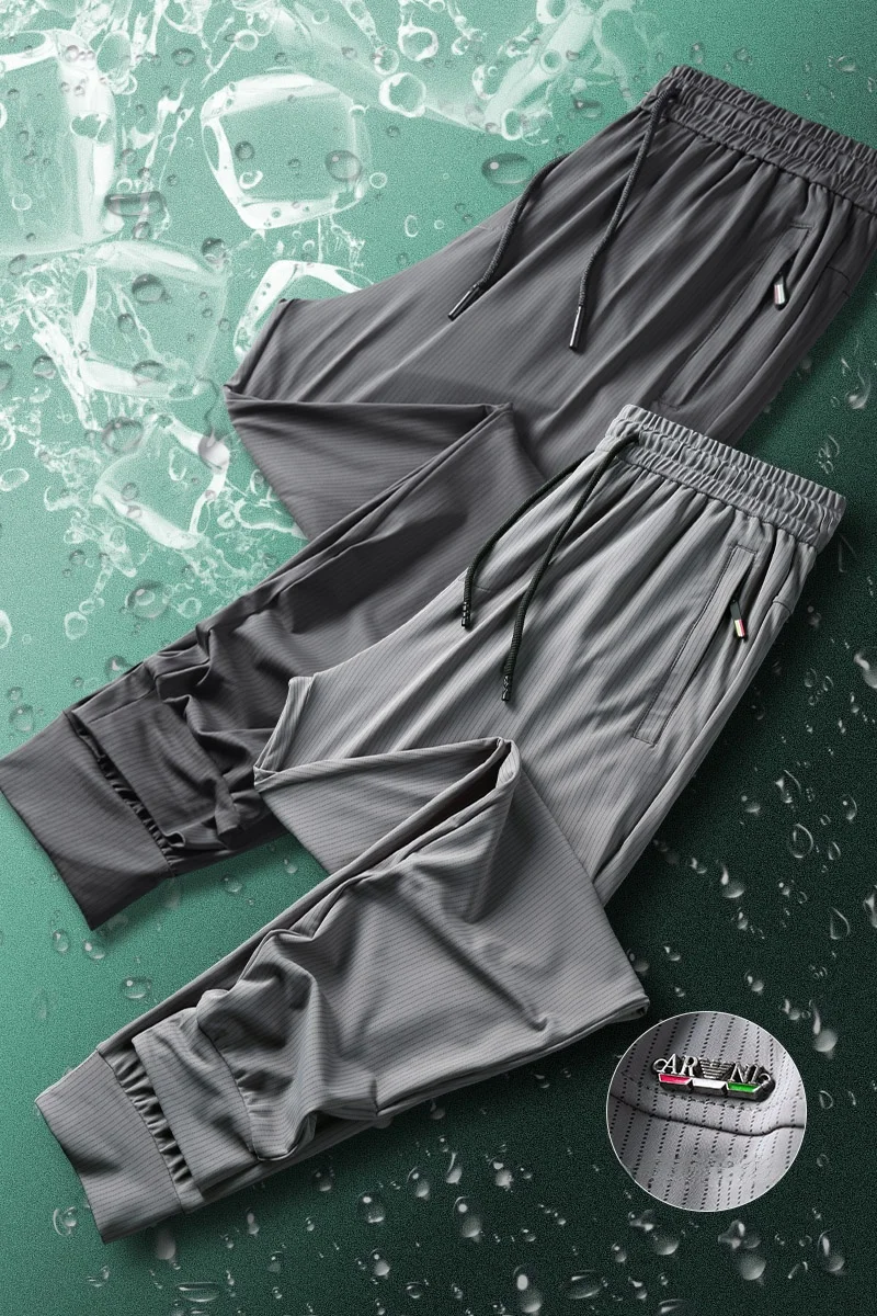 Мужские летние повседневные брюки из ледяного шелка в тонкую полоску, свободные спортивные штаны с манжетами, дышащие спортивные брюки Qui Dry
Мужские летние повседневные брюки из ледяного шелка в тонкую полоску, свободные спортивные штаны с манжетами, дышащие спортивные брюки Qui Dry