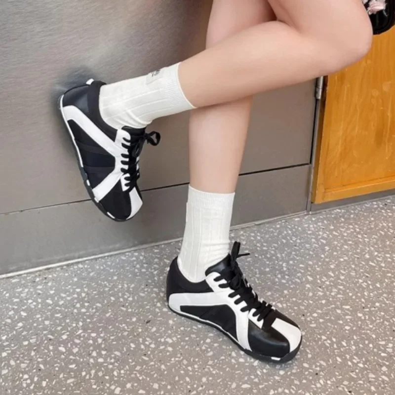 Shoes for Women 2025 Hot Sale Front Lace-up Women's Vulcanize Shoes Fashion Color Matching New Best Seller Outdoor Casual Shoes
Shoes for Women 2025 Hot Sale Front Lace-up Women's Vulcanize Shoes Fashion Color Matching New Best Seller Outdoor Casual Shoes