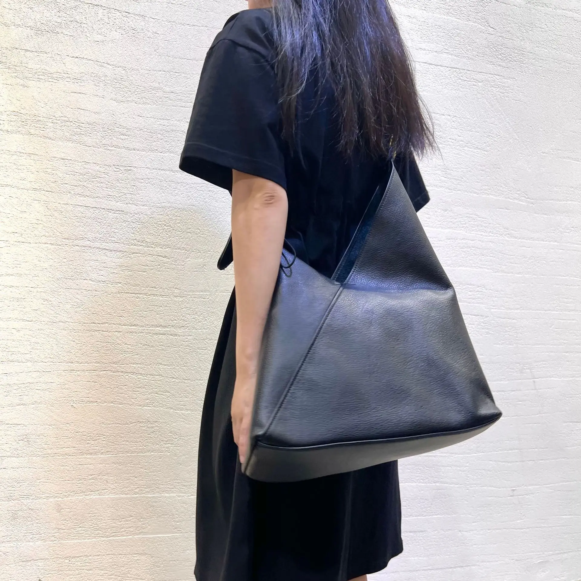 Genuine leather women's bag Tote bag Vintage handmade top layer cowhide single shoulder bag Cross body bag dual use
Genuine leather women's bag Tote bag Vintage handmade top layer cowhide single shoulder bag Cross body bag dual use