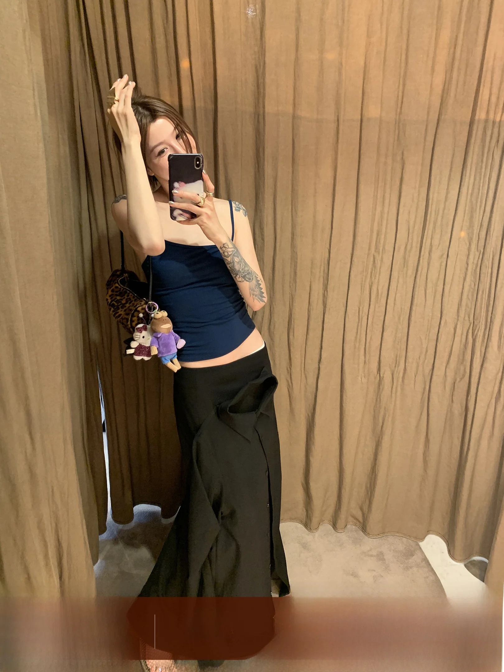 Three Goood Black Patchwork Asymmetrical Low Waist A-Line Skirt Casual Style Polyester Fiber Low Waist Design Spring Collection
Three Goood Black Patchwork Asymmetrical Low Waist A-Line Skirt Casual Style Polyester Fiber Low Waist Design Spring Collection