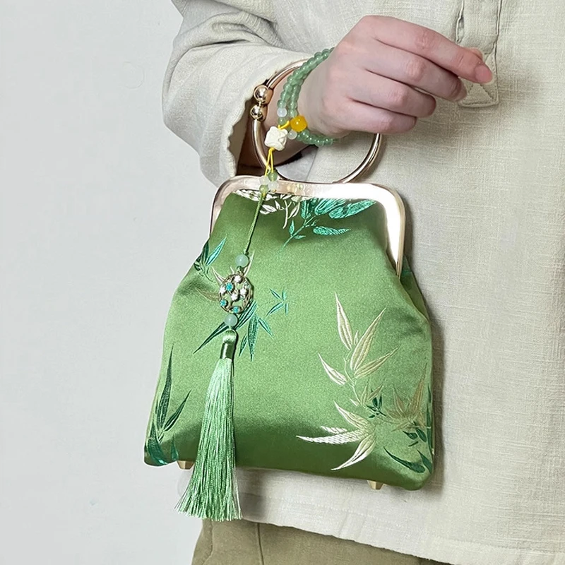 Китайская парча, ретро-сумка с вышивкой, жемчужный ремень, сумка через плечо, ханьфу, национальная одежда, сумка на плечо, кошелек для женщин, свадьба
Китайская парча, ретро-сумка с вышивкой, жемчужный ремень, сумка через плечо, ханьфу, национальная одежда, сумка на плечо, кошелек для женщин, свадьба