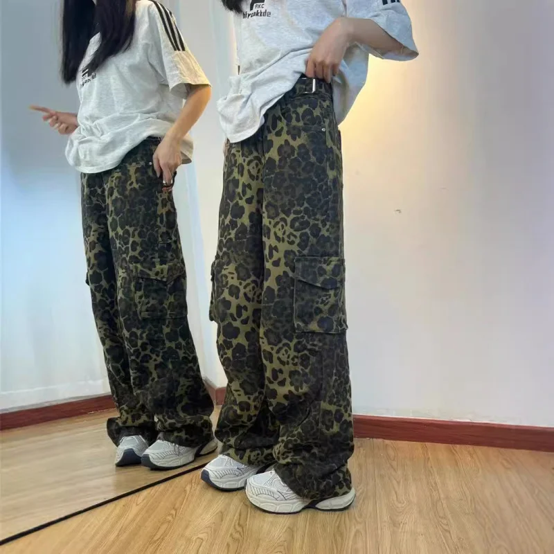 Multi-pocket leopard print design full of sense cargo jeans women's autumn wide leg idle style street leisureinstrousers
Multi-pocket leopard print design full of sense cargo jeans women's autumn wide leg idle style street leisureinstrousers