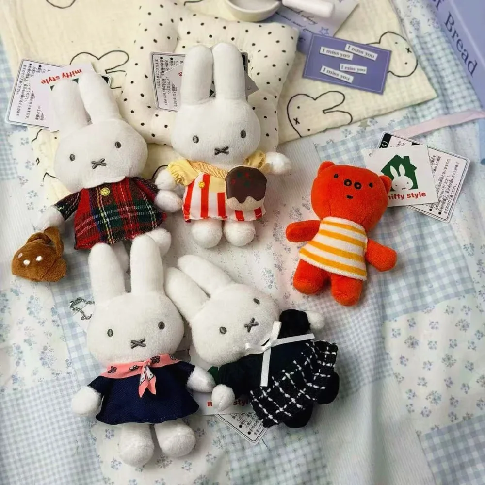 Kawaii Miffy Cute Doll Pendant Cartoon Sailor Suit Ornament Backpack Couple Decoration Gift Toy for Girl
Kawaii Miffy Cute Doll Pendant Cartoon Sailor Suit Ornament Backpack Couple Decoration Gift Toy for Girl