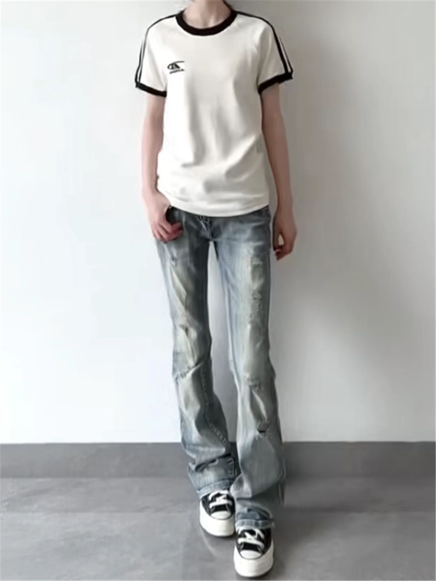 Slim Fit Low Waist Bell Bottom Jeans Women's Summer Fashion Washed Denim Pants High Rise Torn Casual Cotton Zipper Ankle-Length
Slim Fit Low Waist Bell Bottom Jeans Women's Summer Fashion Washed Denim Pants High Rise Torn Casual Cotton Zipper Ankle-Length
