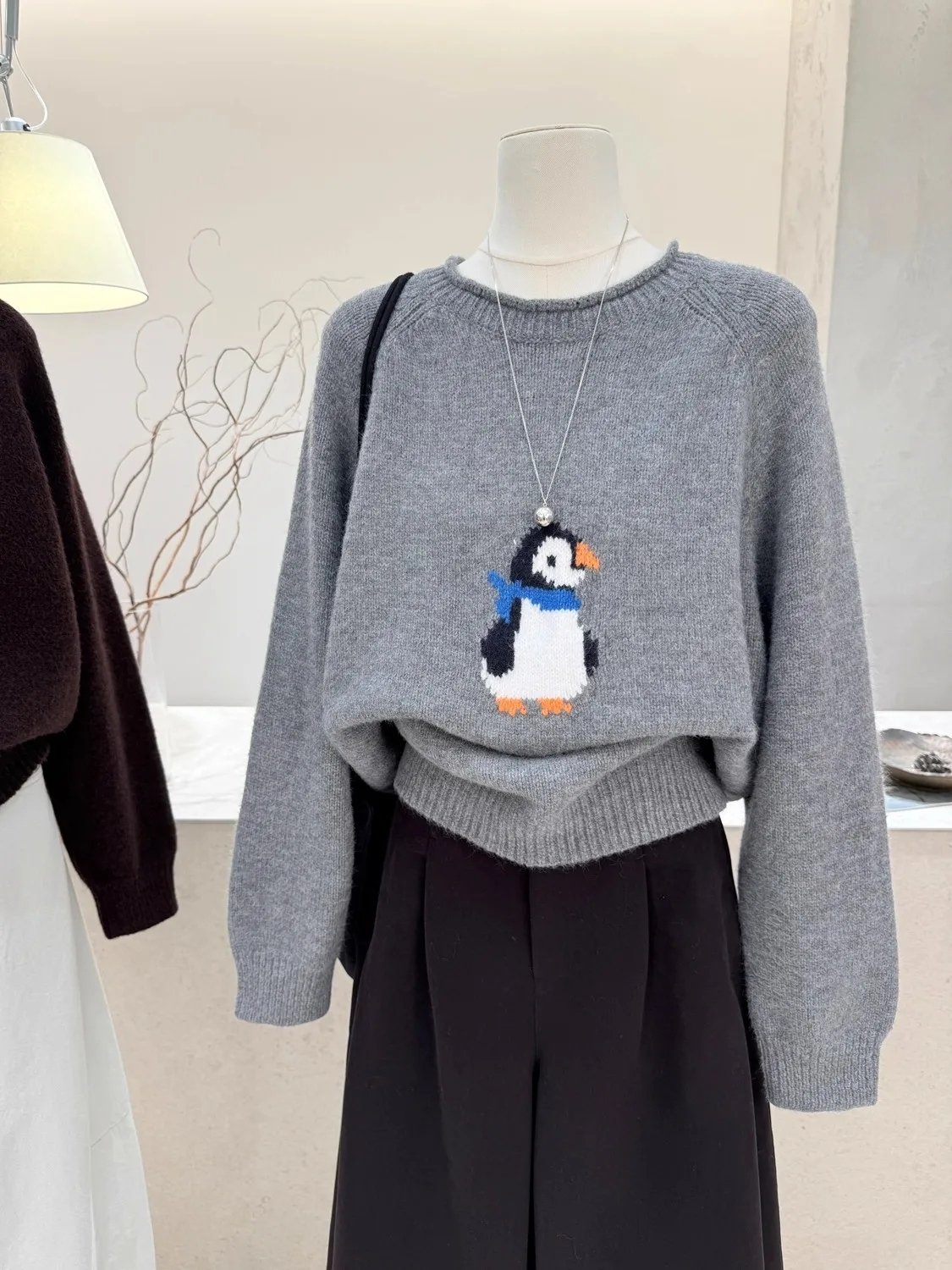 Korean Sle Penguin Cartoon Print round Ne Long Sve Knitted Sweater Women's Autumn Winter Loose Fit Overhead Knitwear
Korean Sle Penguin Cartoon Print round Ne Long Sve Knitted Sweater Women's Autumn Winter Loose Fit Overhead Knitwear