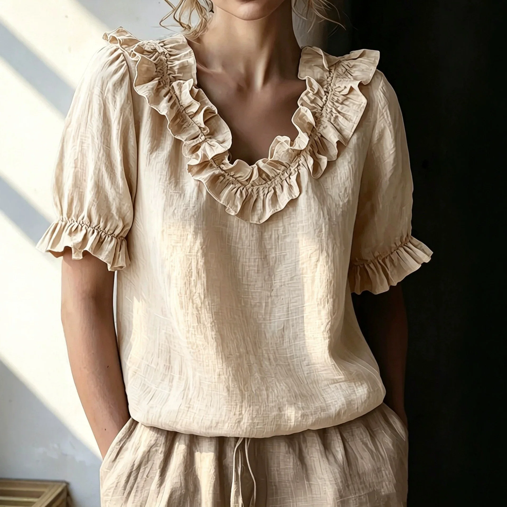Women Casual Blouse Fashion Ruffled Tops Short Sleeve Solid Color Shirt Puff Sleeve Elegant Blouses Summer Woman Clothes Blusas
Women Casual Blouse Fashion Ruffled Tops Short Sleeve Solid Color Shirt Puff Sleeve Elegant Blouses Summer Woman Clothes Blusas