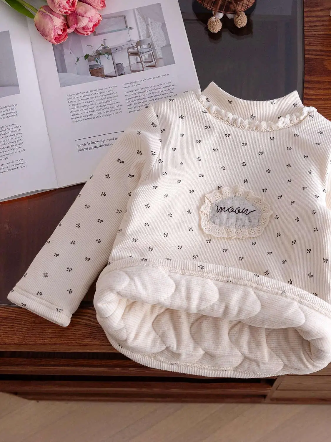 Зимняя хлопковая основа с цветочным принтом для девочек, теплая удобная корейская одежда с высоким воротником, свободная посадка, длинный све
Зимняя хлопковая основа с цветочным принтом для девочек, теплая удобная корейская одежда с высоким воротником, свободная посадка, длинный све