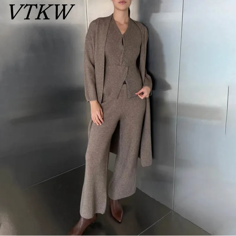 VTKW Women's Spring 2025 Knit 3-Piece Set Brown Ribbed Cardigan Vest Wide Leg Pants Elegant Casual Outfit For Office Daily Wear
VTKW Women's Spring 2025 Knit 3-Piece Set Brown Ribbed Cardigan Vest Wide Leg Pants Elegant Casual Outfit For Office Daily Wear