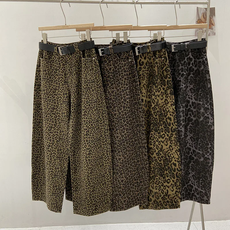 High Waist Straight Leg Denim Pants Women's Fall 2024 Korean American Style Hot Girl Leopard Print Design Slimming Fashionable
High Waist Straight Leg Denim Pants Women's Fall 2024 Korean American Style Hot Girl Leopard Print Design Slimming Fashionable