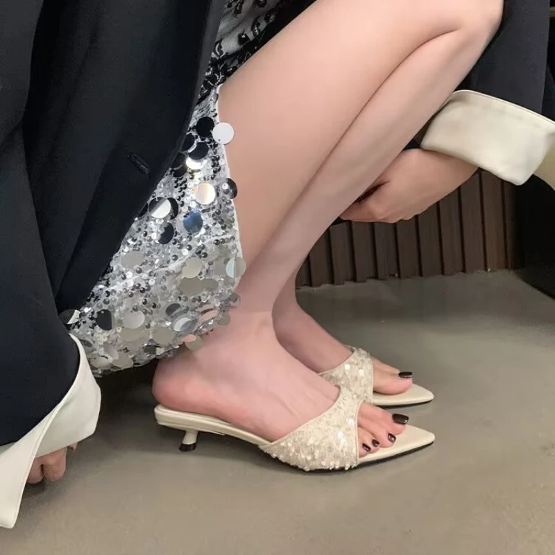 Women's Large Size Slippers 35-42 New Pointed Sequins Fine Heeled High Heels Comfortable Fashion Sandals Fairy Temperament Shoes
Women's Large Size Slippers 35-42 New Pointed Sequins Fine Heeled High Heels Comfortable Fashion Sandals Fairy Temperament Shoes