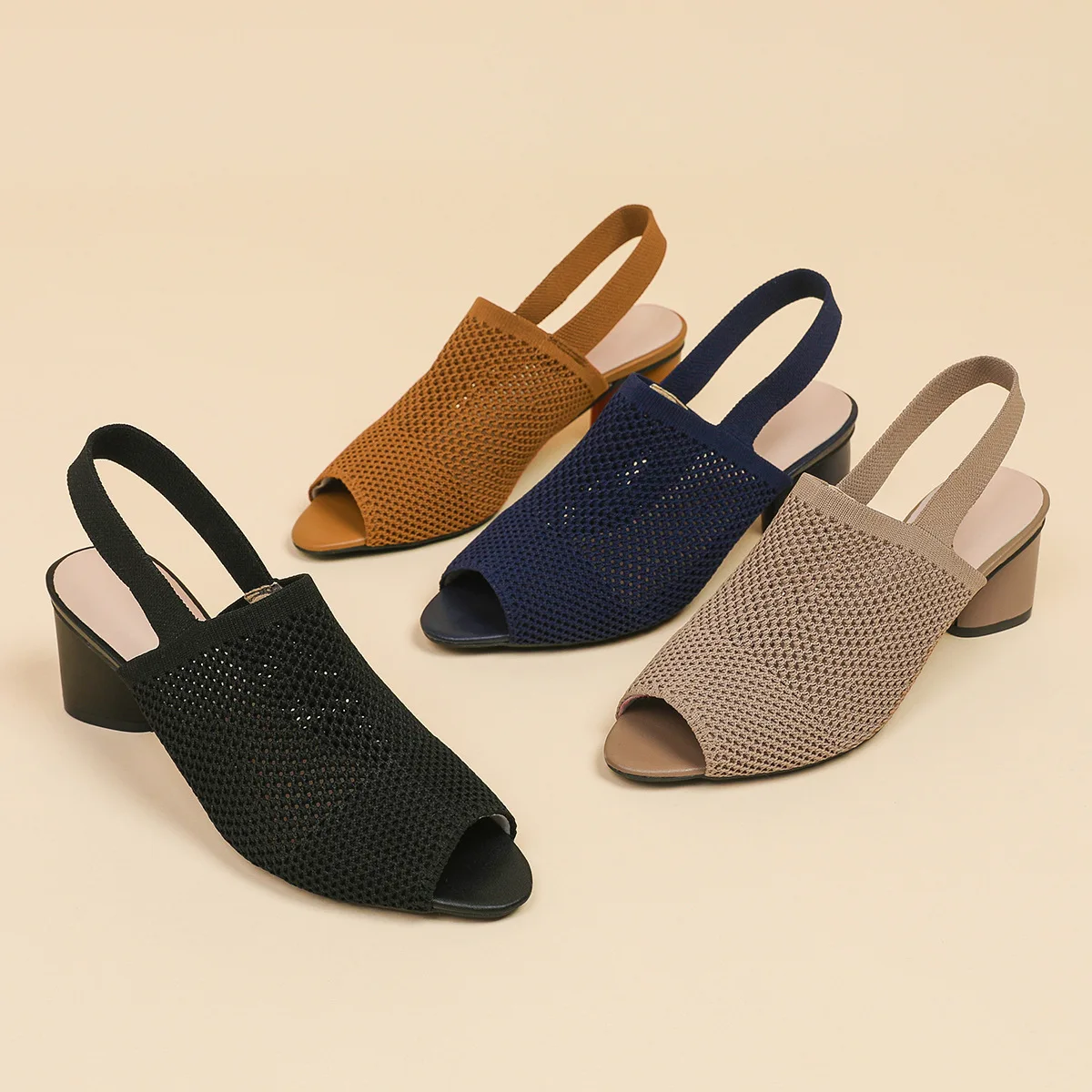 Women's High Heels Fish Mouth Perforated Breath Fabric Thickh Sandals Casual Largesized Women's Shoes One-shoulder Strap Back
Women's High Heels Fish Mouth Perforated Breath Fabric Thickh Sandals Casual Largesized Women's Shoes One-shoulder Strap Back